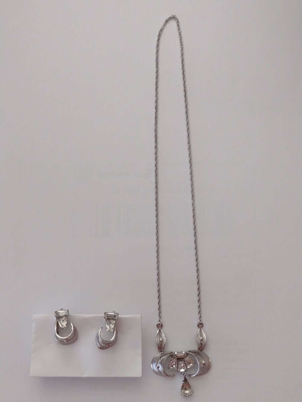 Elegant Silver-Tone Pendant Necklace and Clip-On Earrings Set 70s